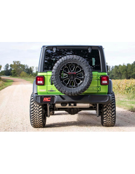 ROUGH COUNTRY SOPORTE REUBICACION TERCERA LUZ DE FRENO | Jeep Wrangler JL