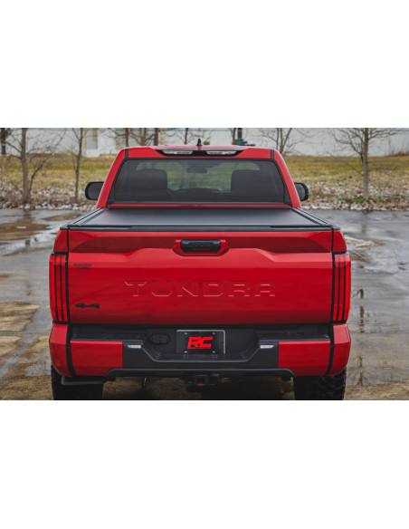 ROUGH COUNTRY Powered Retractable Bed Cover 5'7" | Toyota Tundra