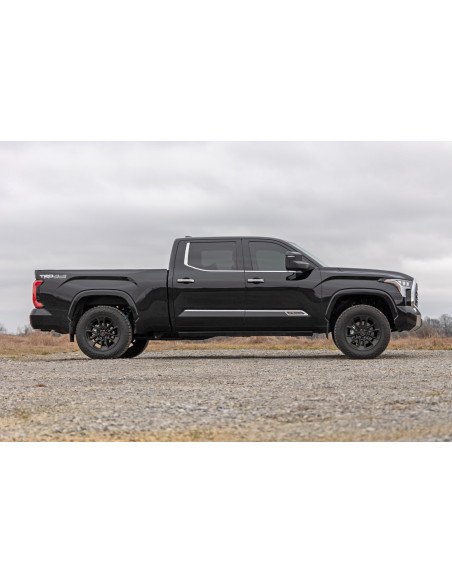 ROUGH COUNTRY 1.75" Leveling Kit w/ Rear Spacer | Toyota Tundra