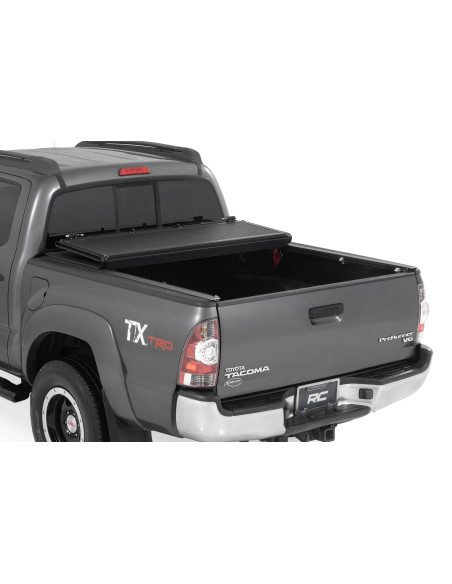 ROUGH COUNTRY LONA CAJA Rigida Low Profile 5' | Toyota Tacoma