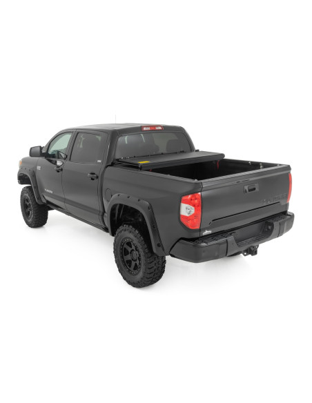 ROUGH COUNTRY Hard Low Profile Bed Cover 5'7" | Toyota Tundra