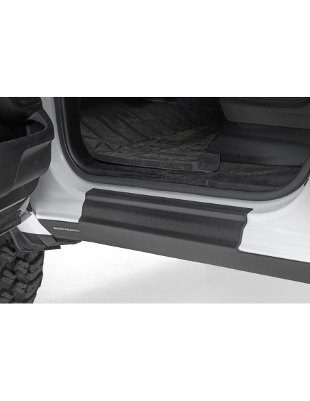 ROUGH COUNTRY Protector de Rocker Sill | Ram 1500 4x2/4x4 (2019-2026)