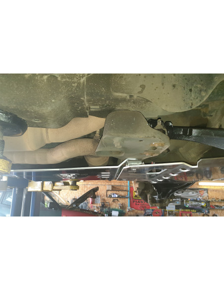 CUBIERTA DEL MOTOR Y DEL PUENTE DELANTERO, ALUMINIO : 06-11 JEEP COMMANDER XK