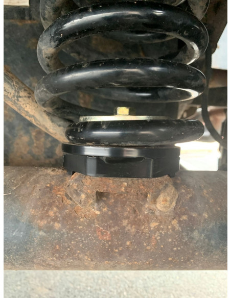 IRONROCK RECOLOCADOR DE MUELLES TRASEROS JEEP JK